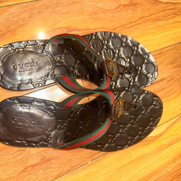 Gucci -Thong Sandals. Very sexy and comfortable. In very good Condition - Picture 4 of 5